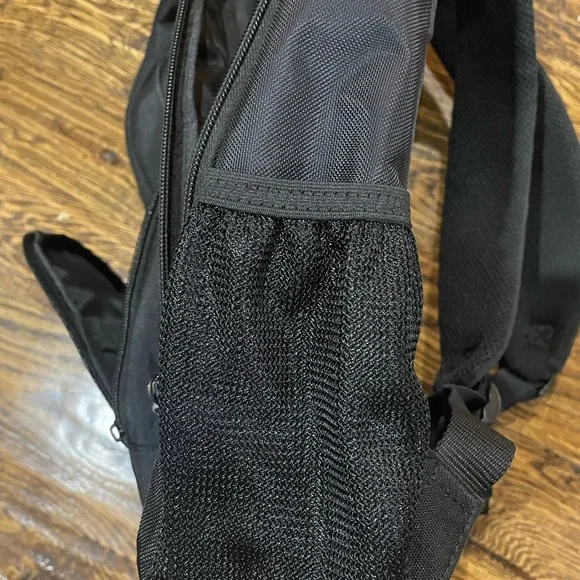 Targus Black Backpack with Laptop Section - Picture 6 of 7